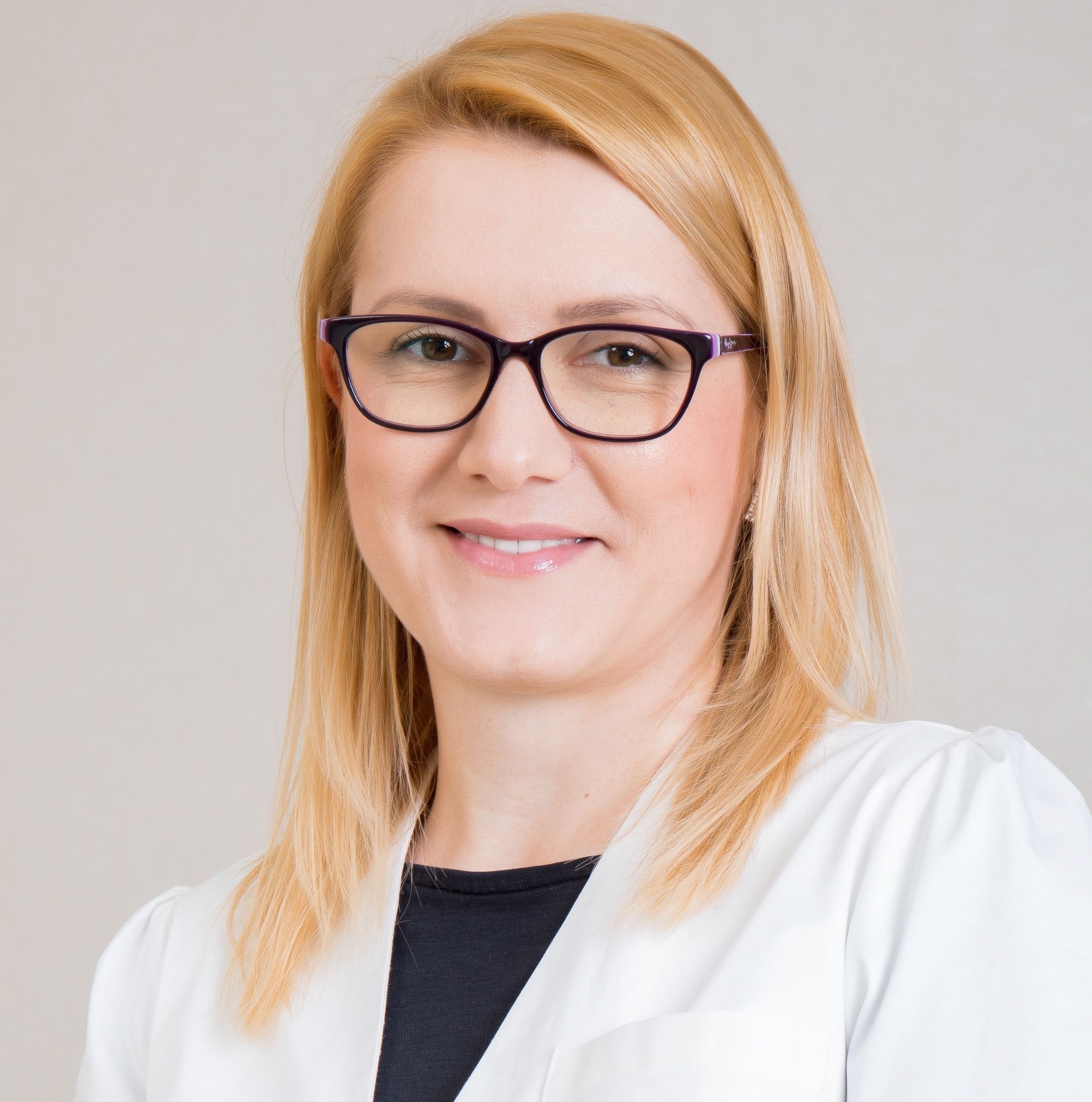 Dr. Ionela Manole-2